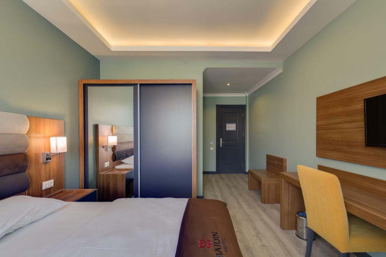 City Hotel バトゥーミ エクステリア 写真